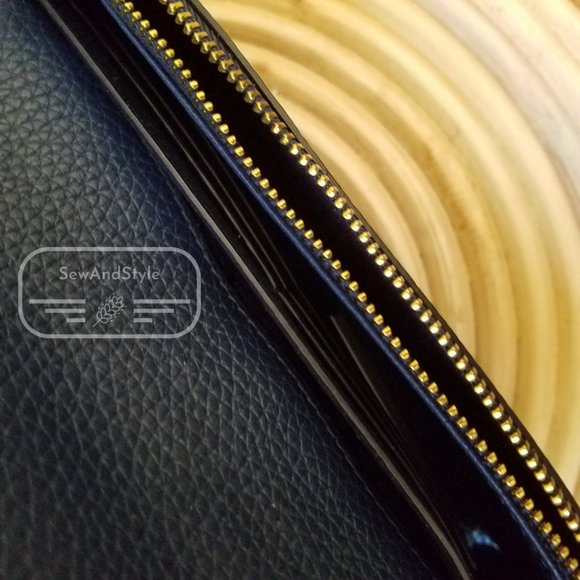 TORY BURCH BRITTEN SMART PHONE WALLET NAVY BLUE ROYAL BLUE SNAP BUTTON WRISTLET - Picture 7 of 8